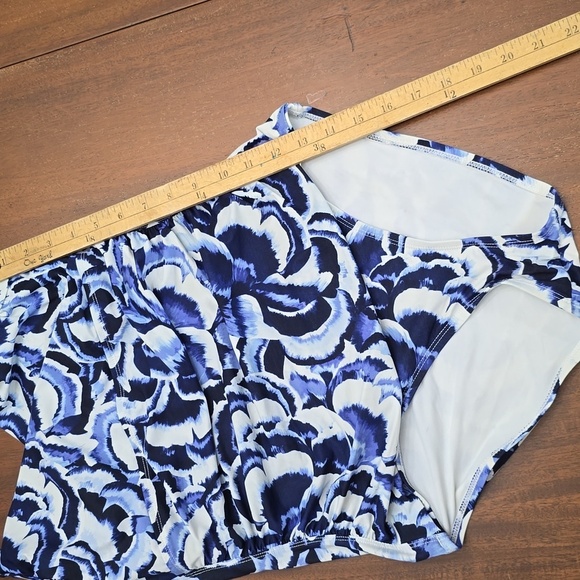 TOMMY BAHAMA Women's Blue and White Floral One Piece - Picture 7 of 7